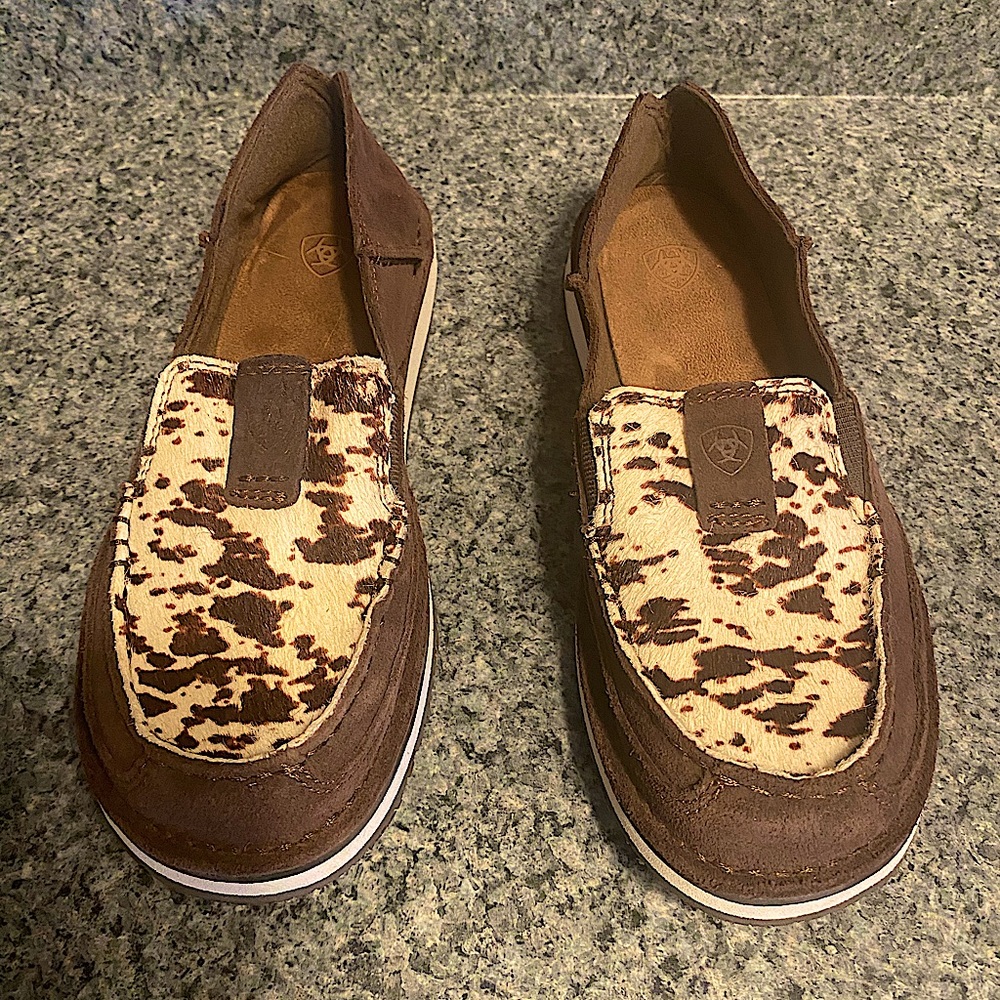 Ariat womens brown cow hide “cruiser”